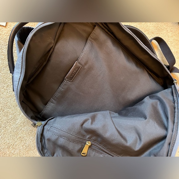 Fossil Convertible Backpack or Laptop Bag - Great condition - Picture 4 of 4